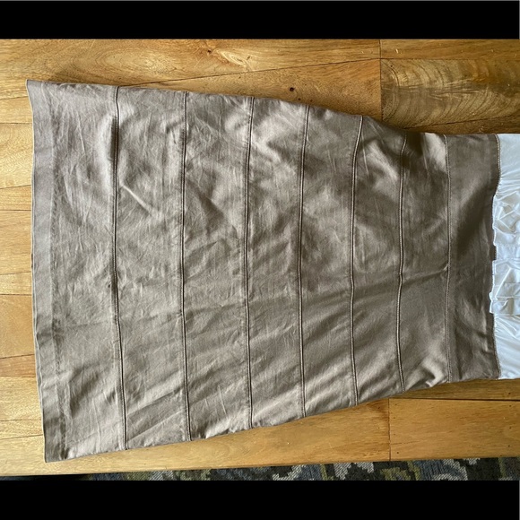 Ruffle and fitted bottom Max and Cleo dress, size2 - Picture 3 of 8